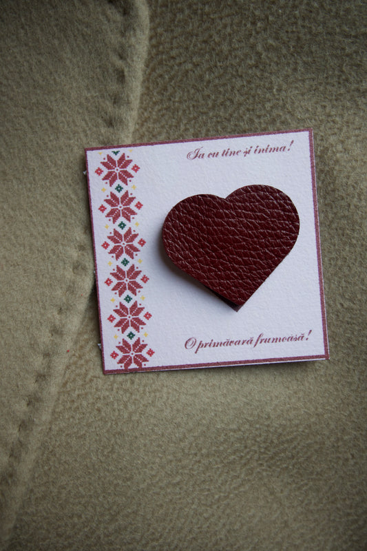 Broșă inimă